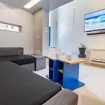 Modern Duplex Tommy Διαμέρισμα